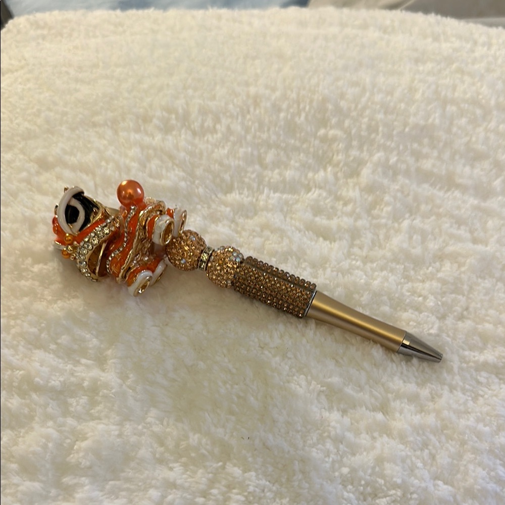 Decorative Gold and Orange Reptile Pen